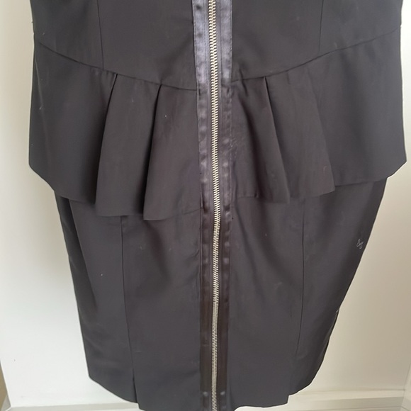 PRIORITIES BLACK PEPLUM DRESS - Picture 6 of 7